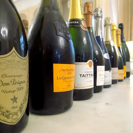 Grand Des Templiers, Piscine & Hotel