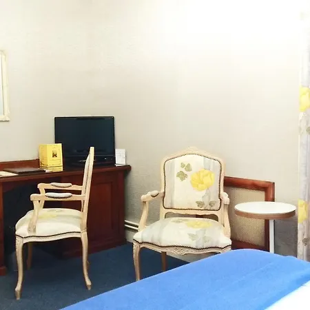 Otel Grand Des Templiers, Piscine & 4*