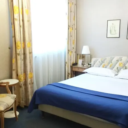 Grand Des Templiers Szálloda 4*