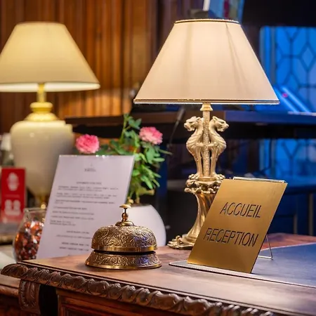 Grand Des Templiers, Piscine & Otel