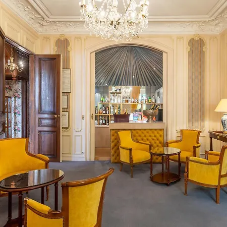 Grand Des Templiers, Piscine & Hotel 4*