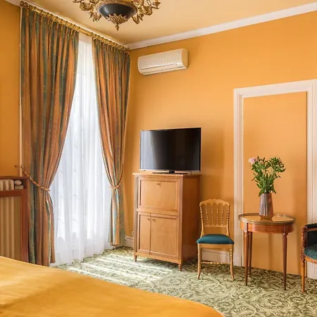 Grand Des Templiers, Piscine & 4* Remeš