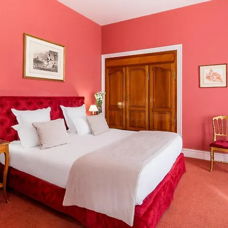 Grand Des Templiers, Piscine & Hotel Reims