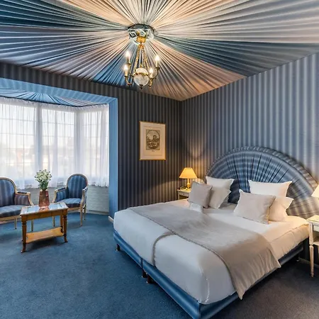 Hotel Grand Des Templiers, Piscine & Reims