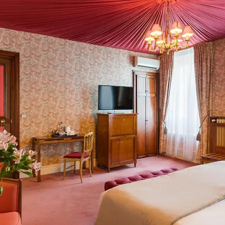 Grand Des Templiers, Piscine & 4* Remeš