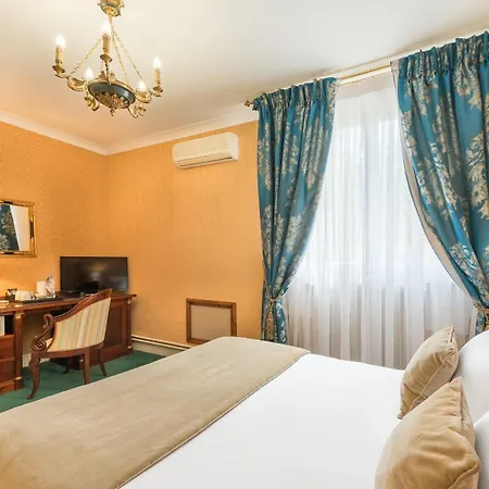 Grand Des Templiers, Piscine & Reims