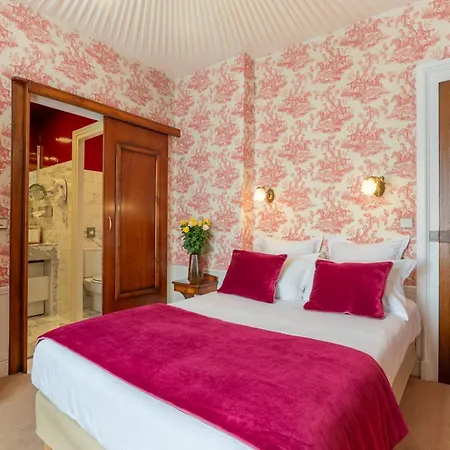 Grand Des Templiers, Piscine & Hotel 4*