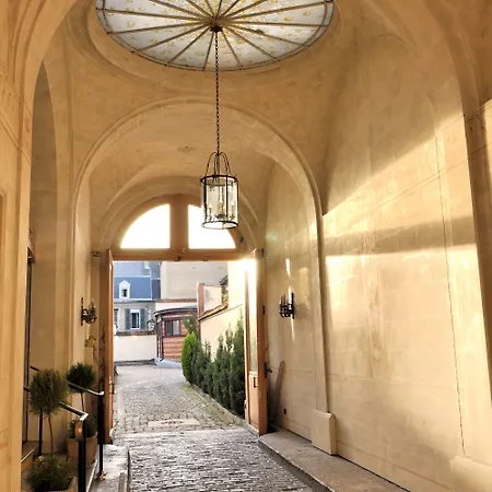 Hotel Grand Des Templiers, Piscine &