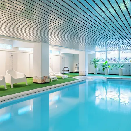 Grand Des Templiers, Piscine&spa Hotel