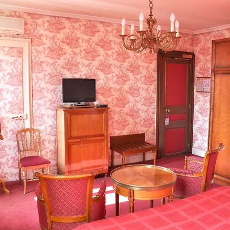 Otel Grand Des Templiers, Piscine & 4*