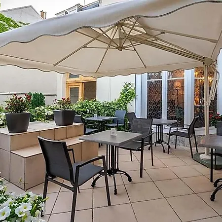 Hotel Grand Des Templiers 4*
